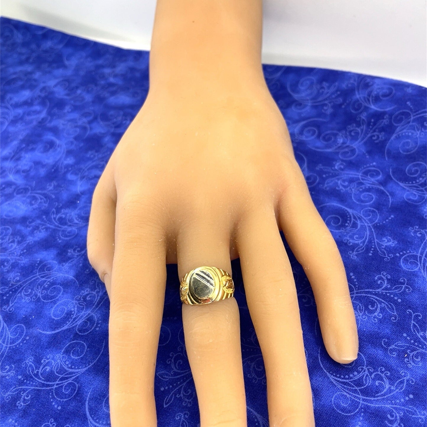 14kt Yellow Gold Round Virgin Mary On Sides Ring 6.40g Size 103