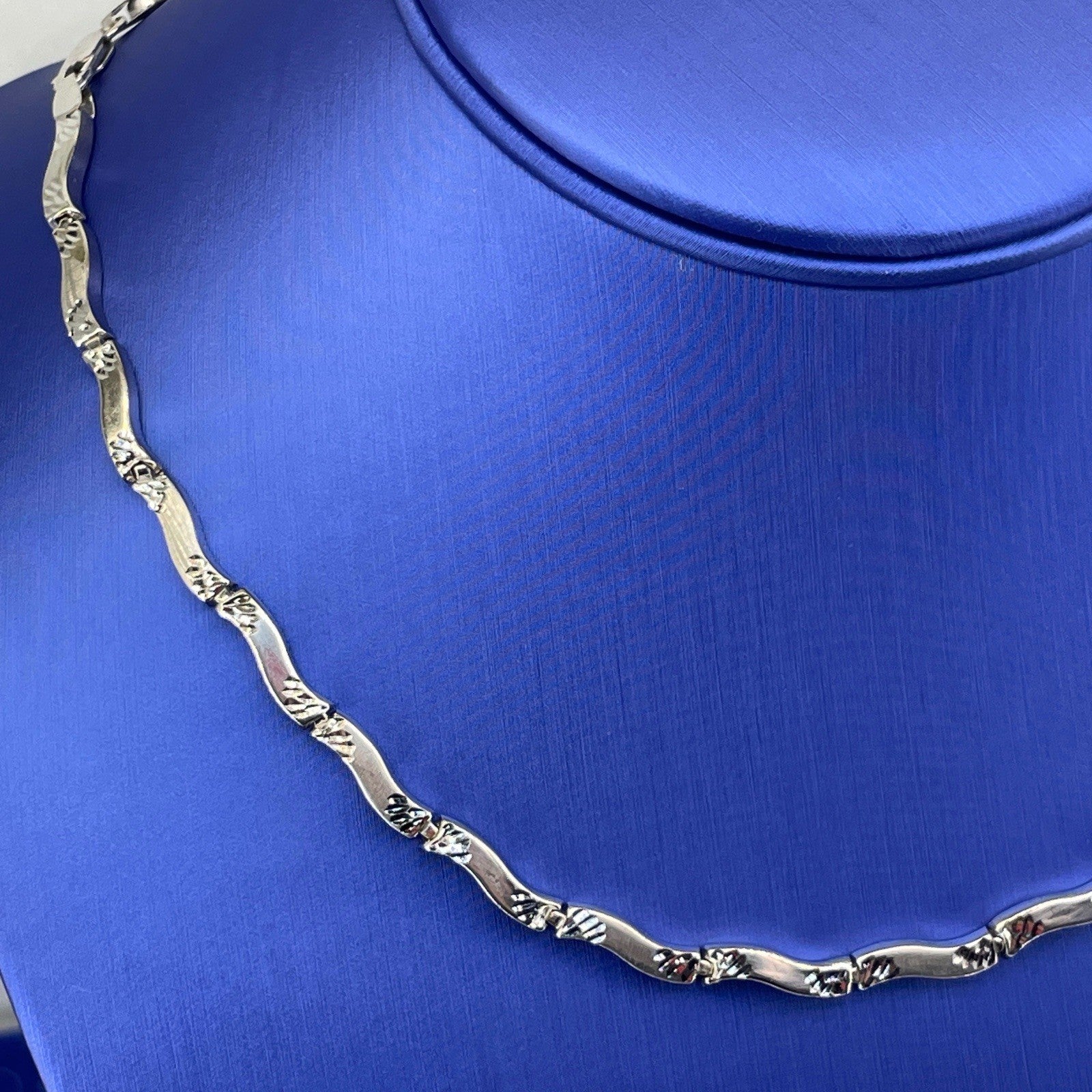 10kt White Gold 17” Women’s Link Necklace 10.40g1