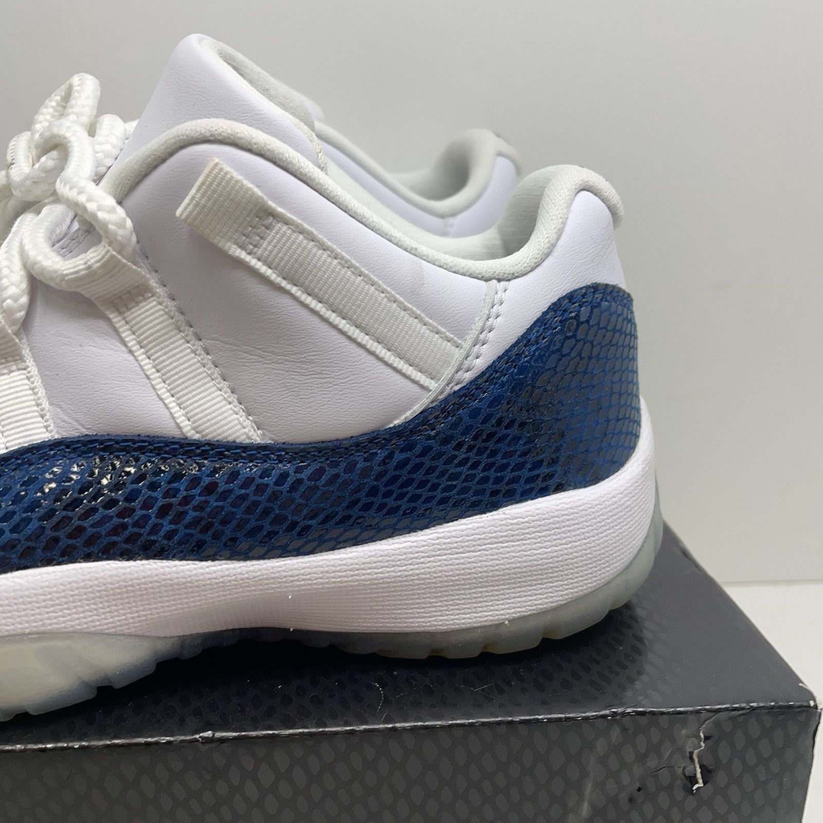 Size 7.5 - Jordan 11 Retro Low Snakeskin 20199
