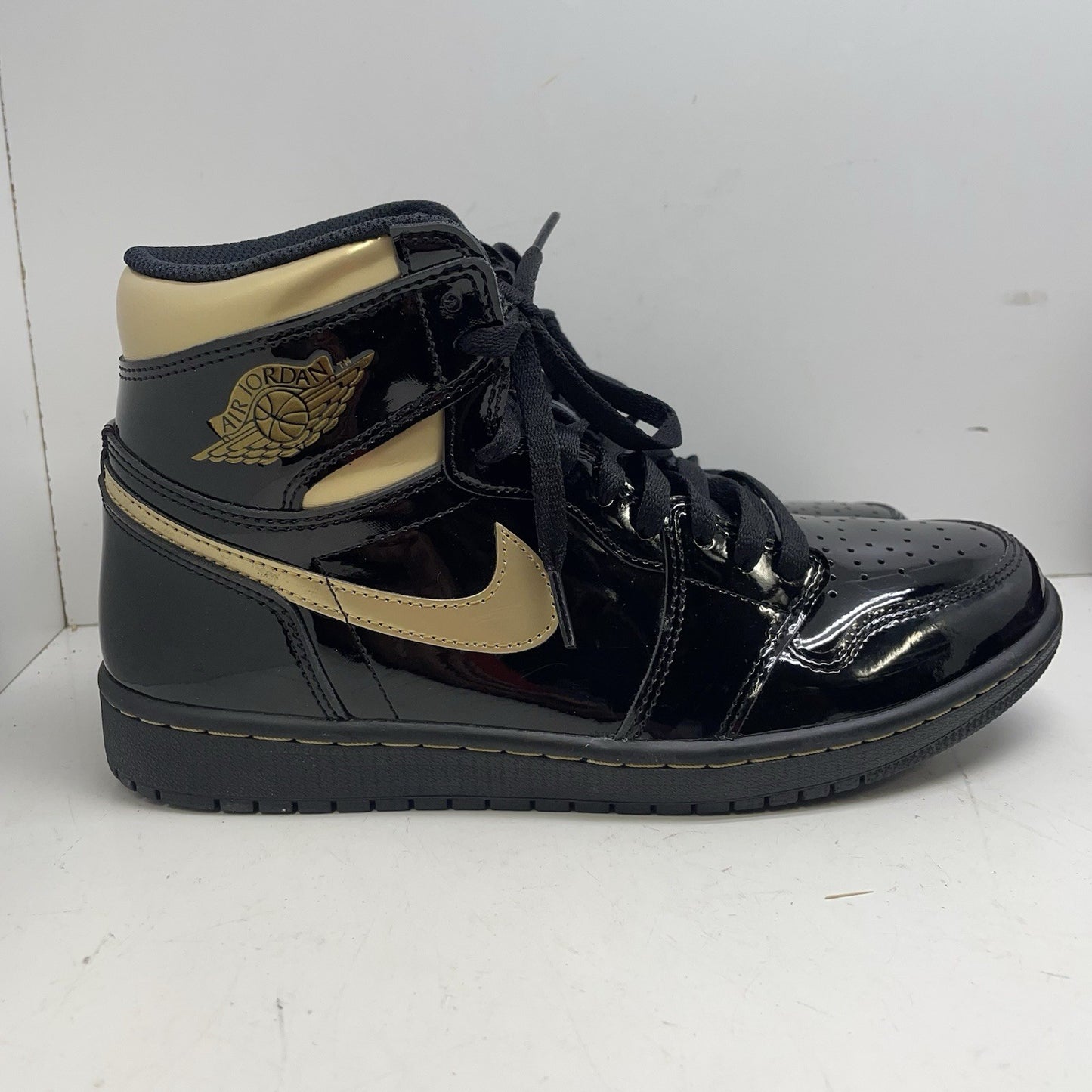 Size 9.5 - Jordan 1 Black 20200