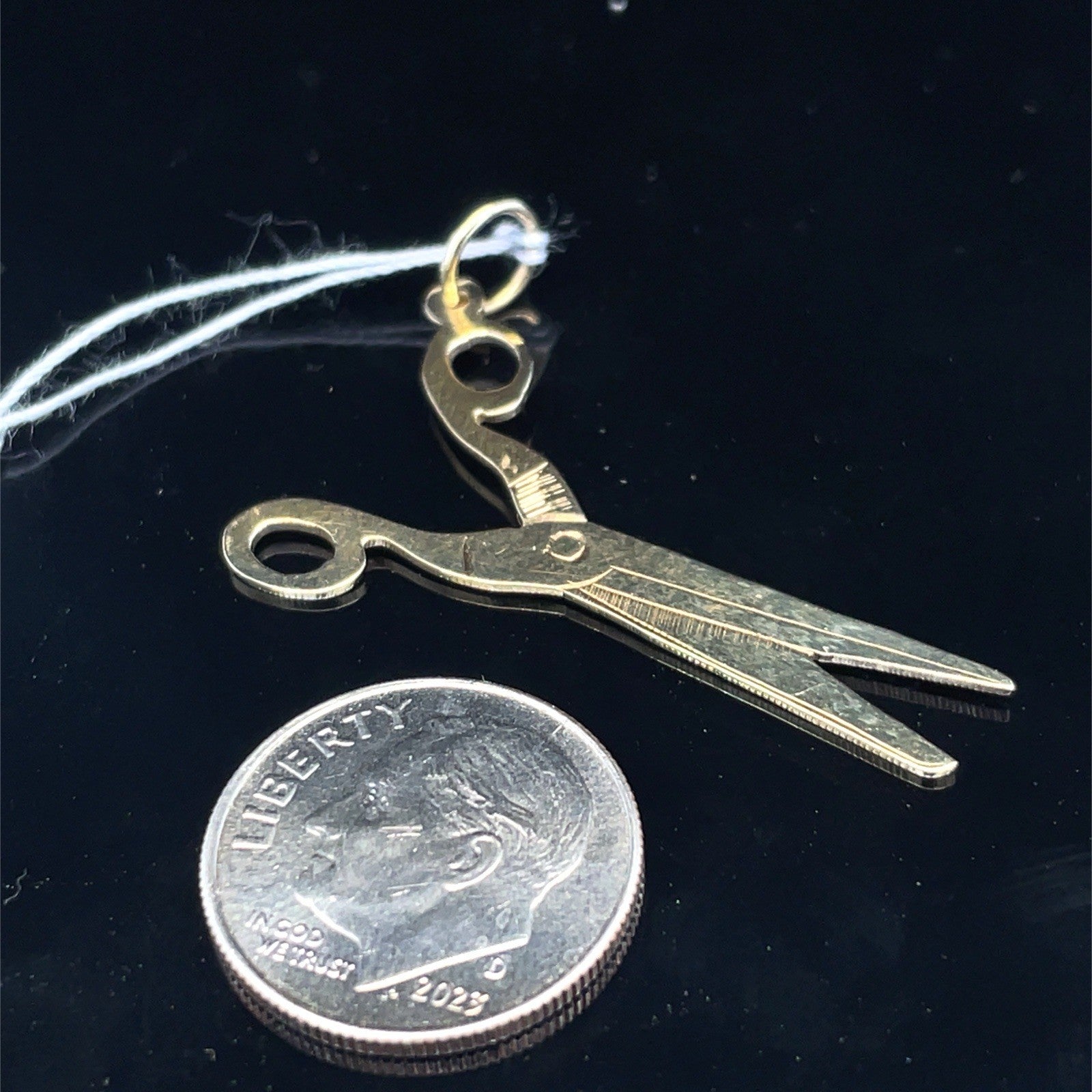 10k Yellow Gold Flat Barber Scissors Pendant 1.30g1