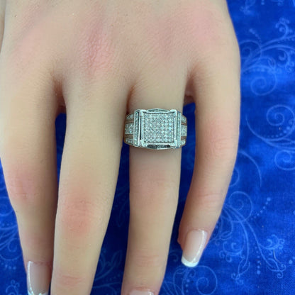 925 Sterling Silver Diamond Cluster Ring 4.90g .38 CTW Size 74