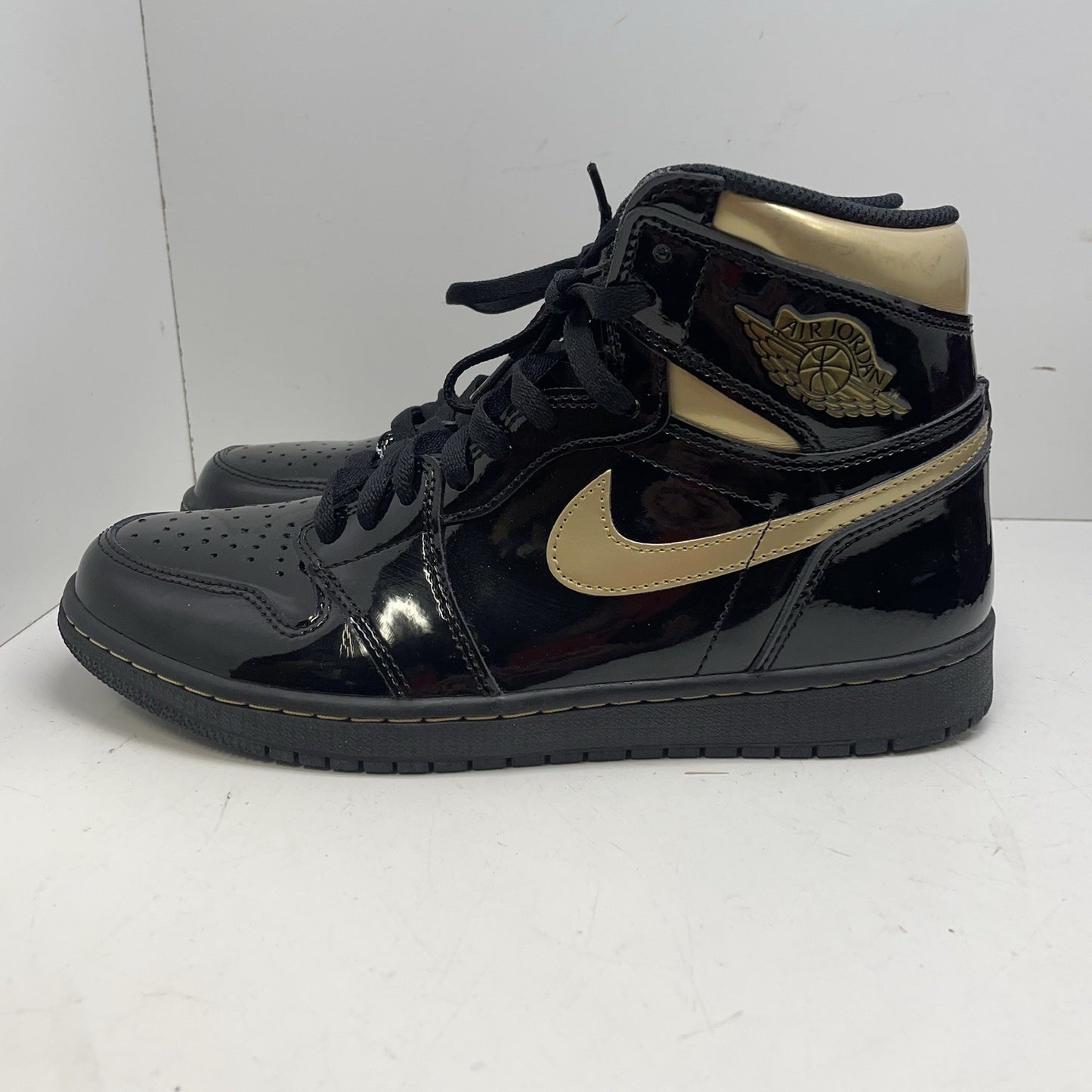 Size 9.5 - Jordan 1 Black 20208