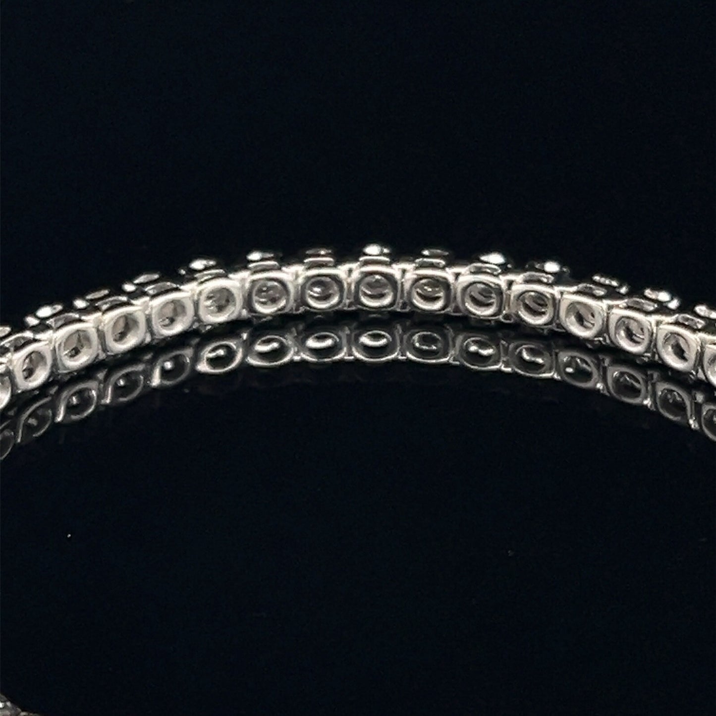 14 Karat white gold tennis bracelet 4.75 CTW round brilliant diamonds2