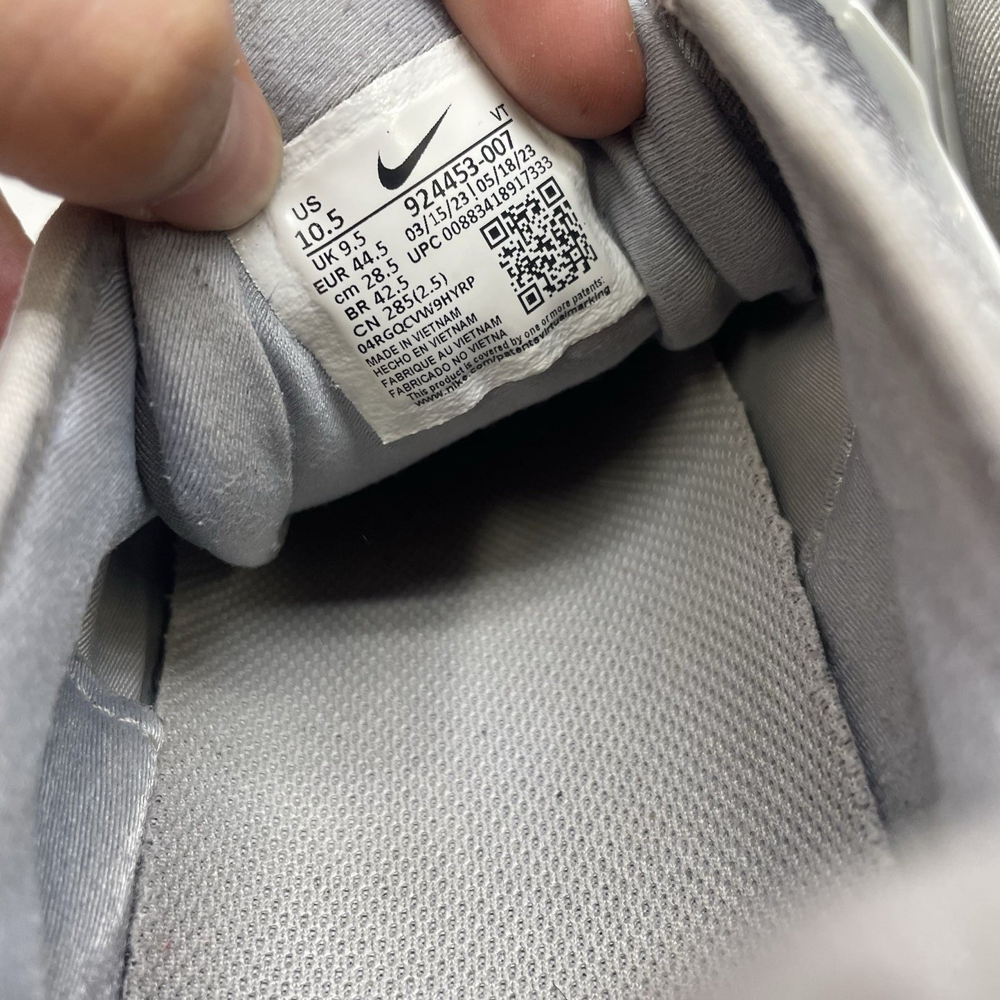 Size 10.5 - Nike Air VaporMax Plus Silver Gradient11