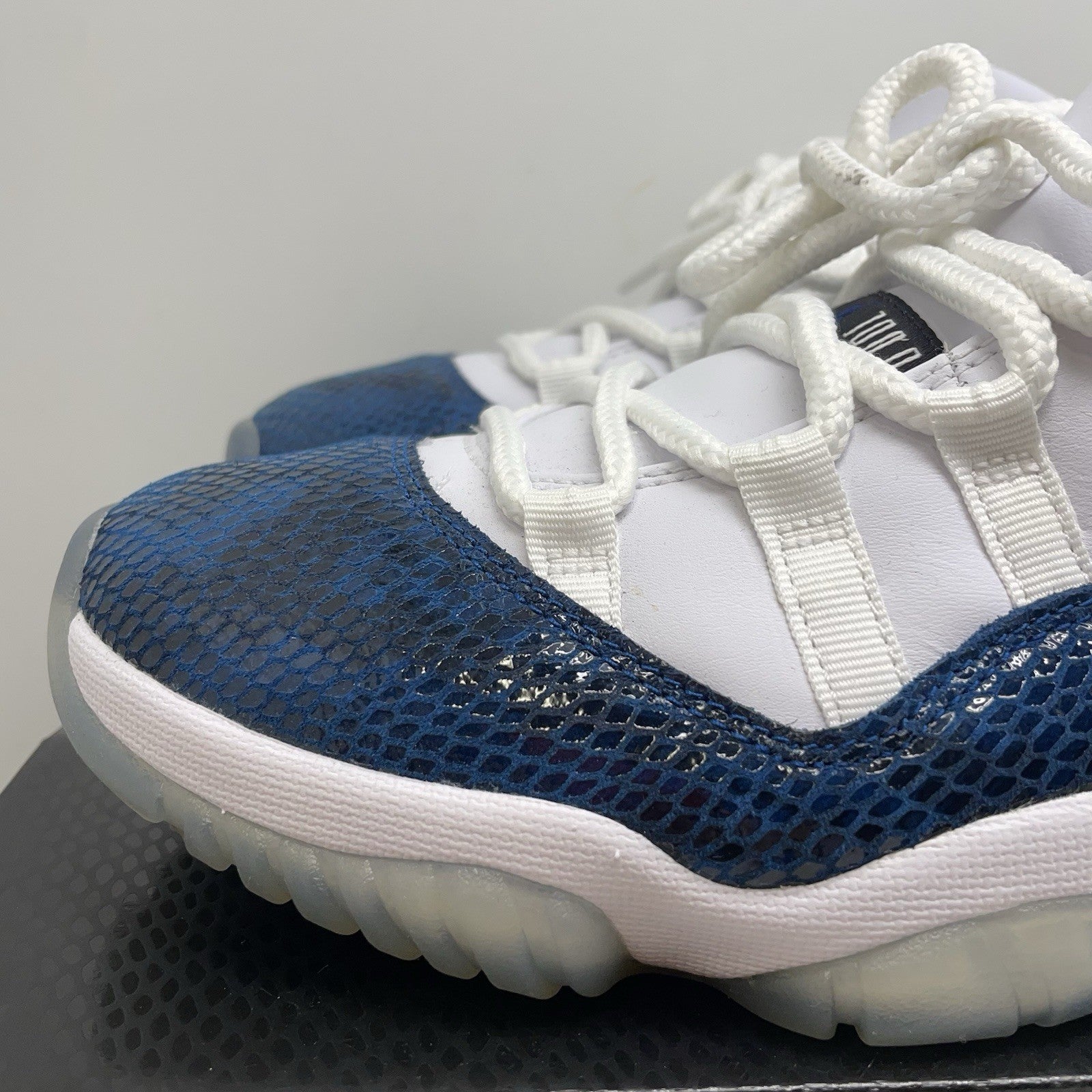 Size 7.5 - Jordan 11 Retro Low Snakeskin 20198
