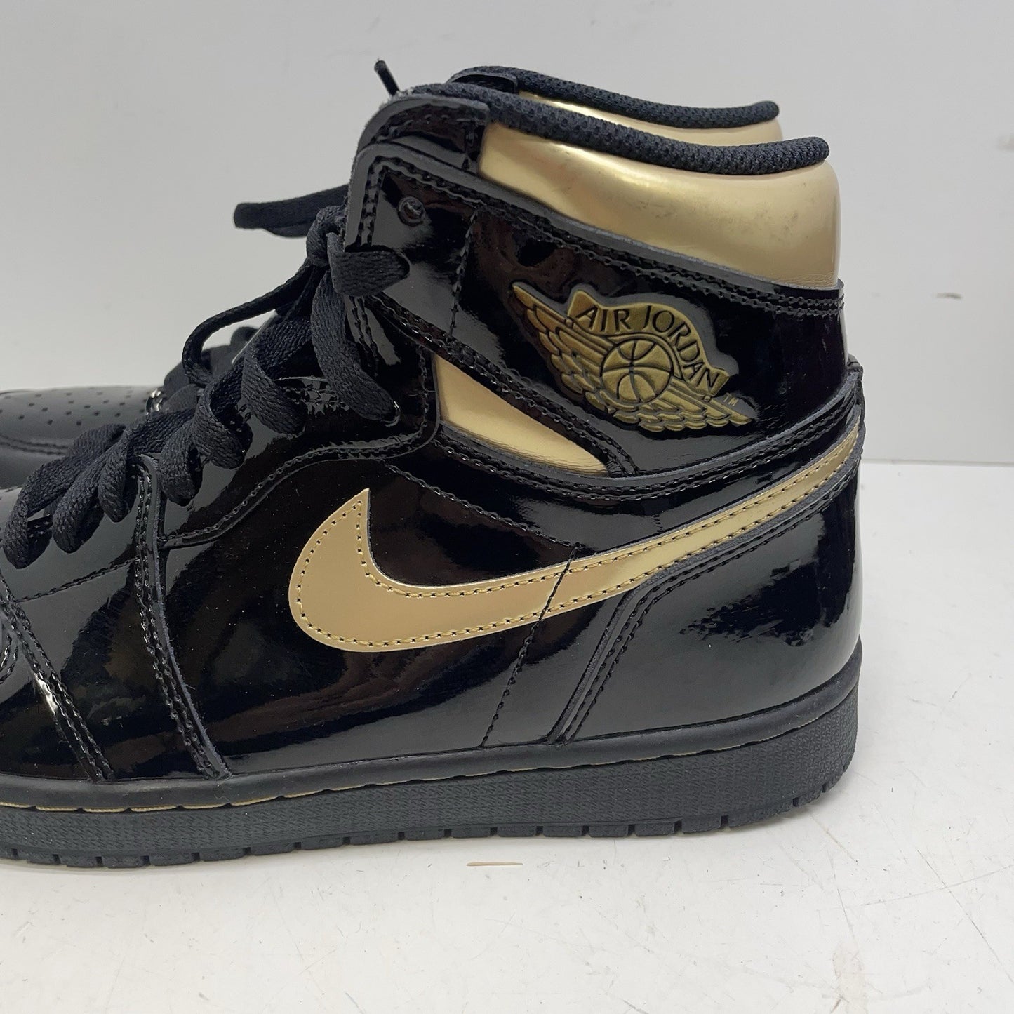 Size 9.5 - Jordan 1 Black 20209