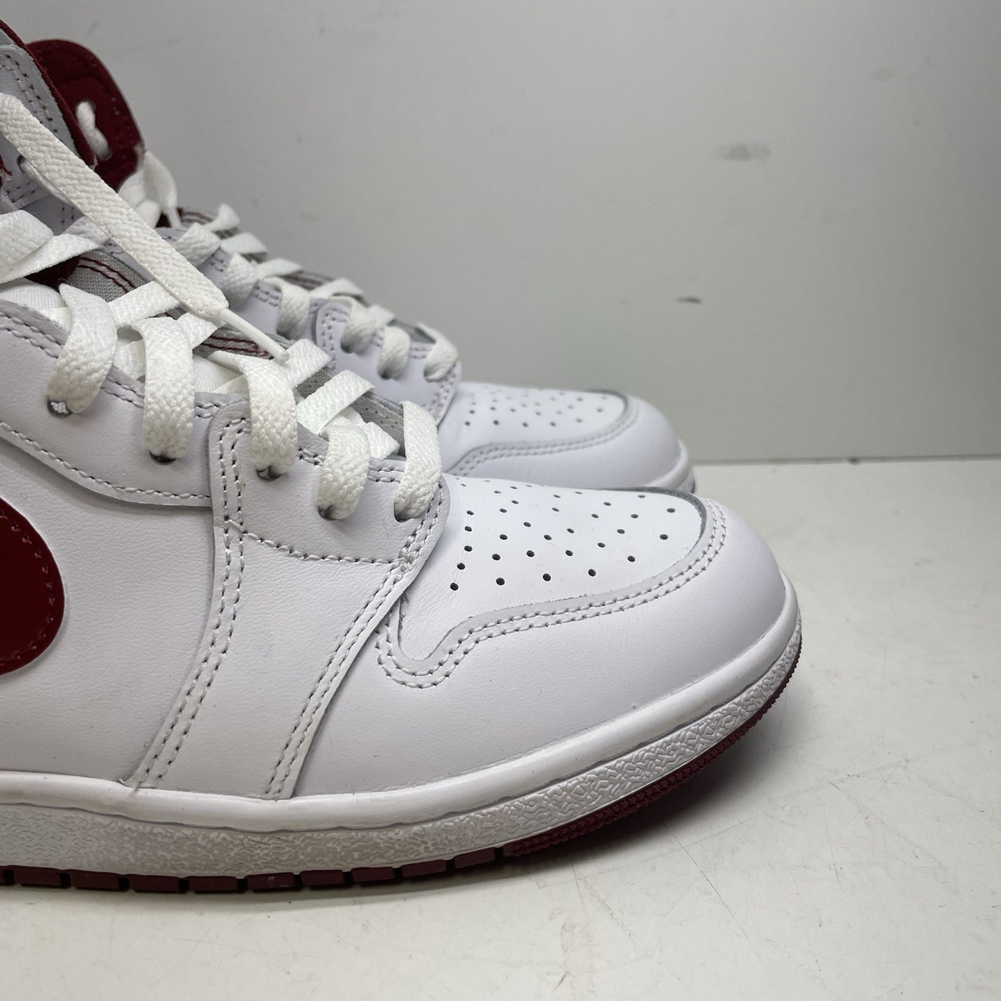 Size 9.5 - Air Jordan 1 Retro '85 OG High Metallic Burgundy2