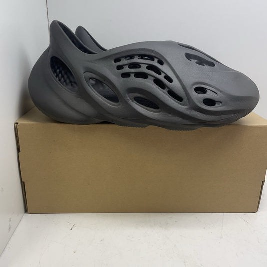 adidas yeezy foam runner onyx Size 110