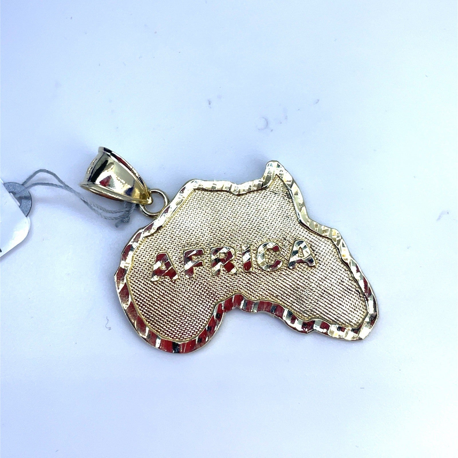 10k Yellow Gold Africa Pendant 5.60g0