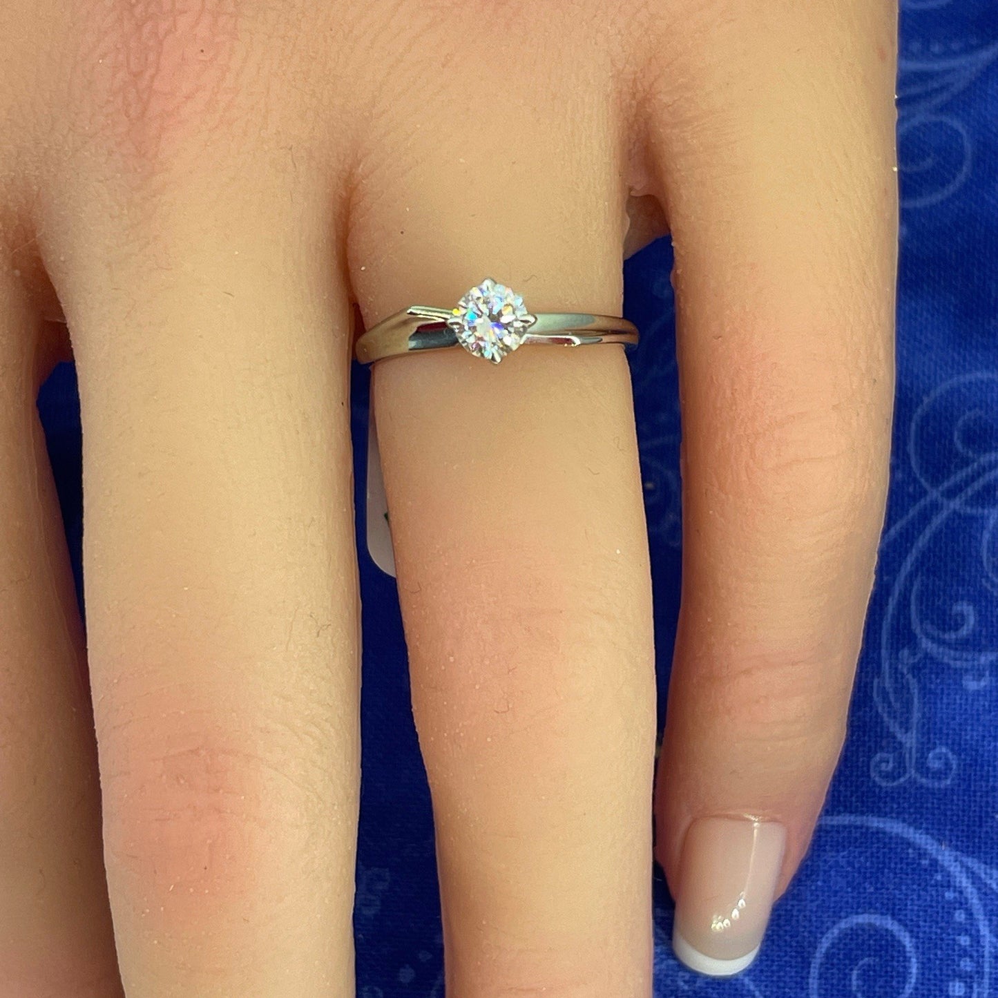 18k White Gold Women’s Solitaire Diamond Ring 1.90g CTW .33 Size 54