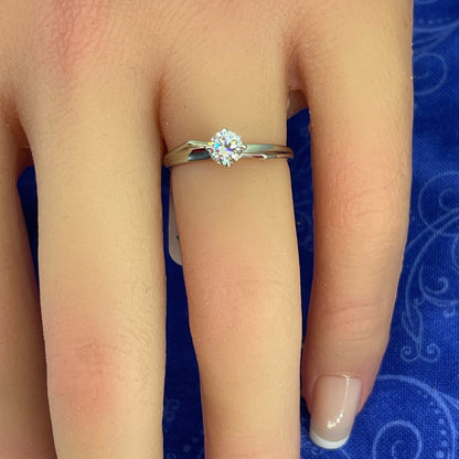 18k White Gold Women’s Solitaire Diamond Ring 1.90g CTW .33 Size 54