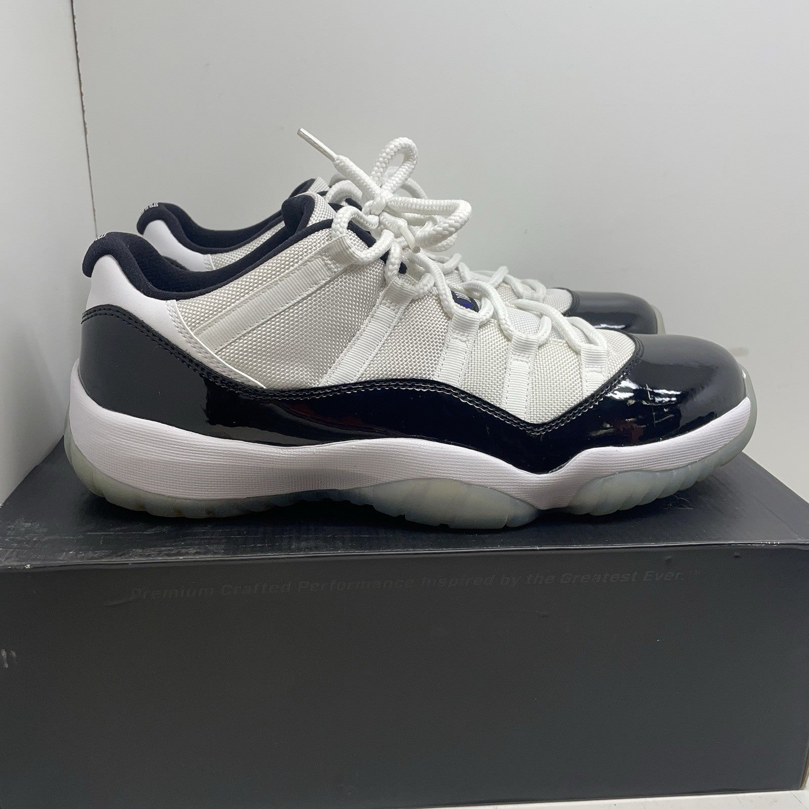 Size 11.5 - Air Jordan 11 Retro Low Concord0
