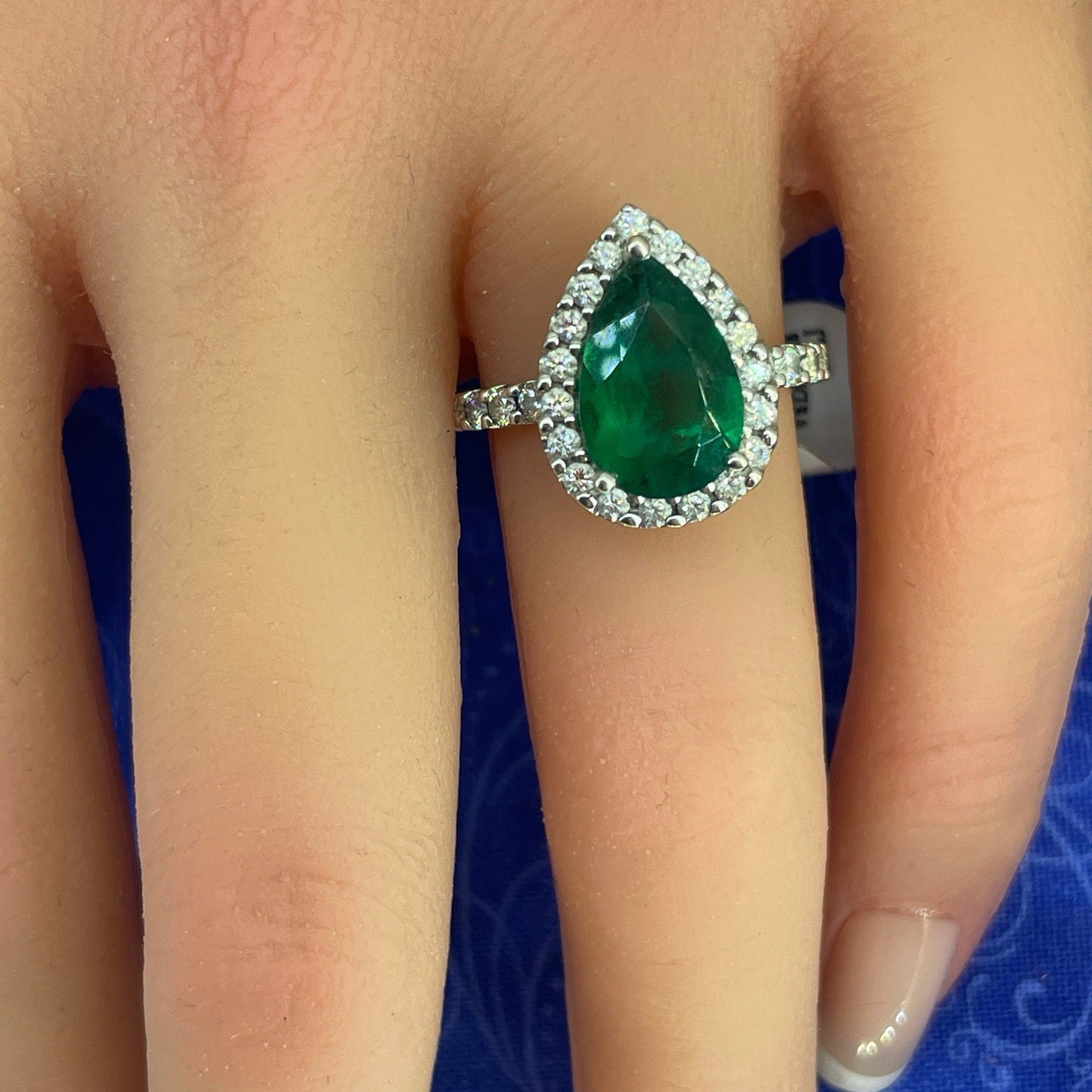 14K White Gold Women’s Lab Emerald Diamond Ring 4.80g .65CTW Size 74