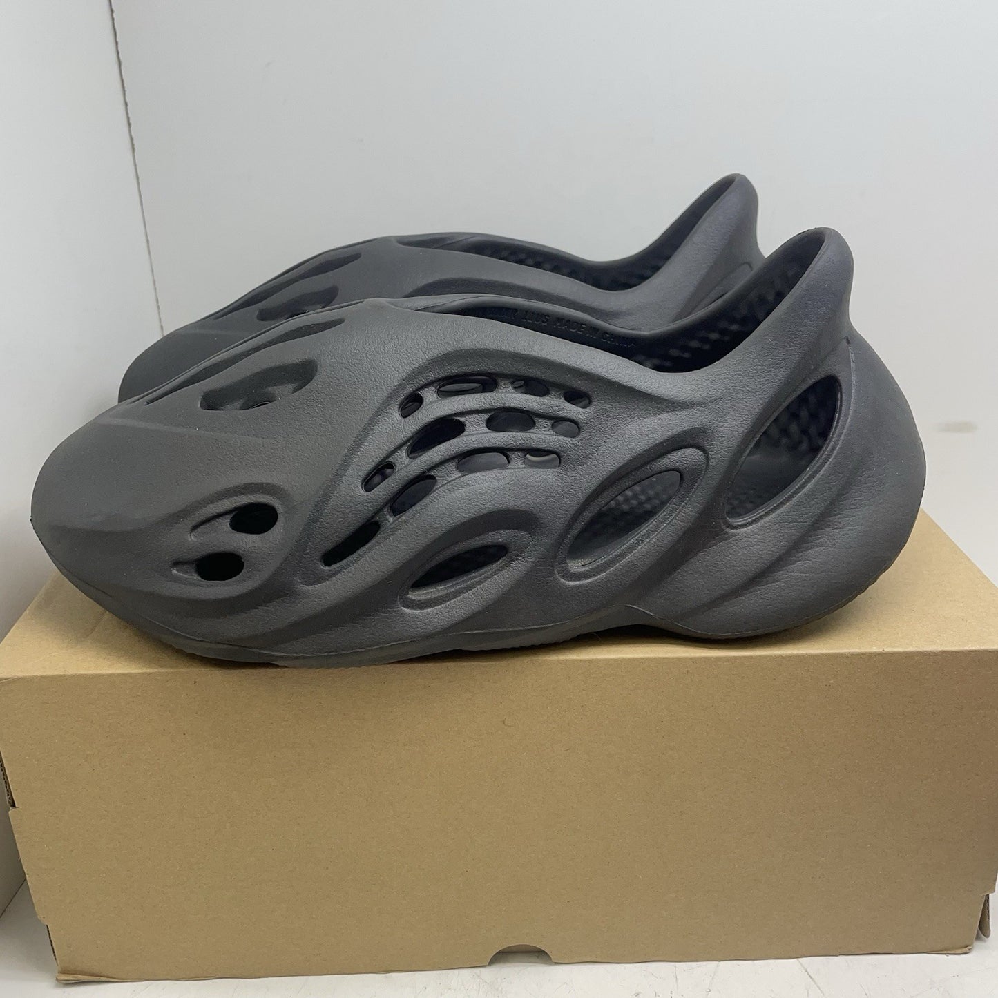 adidas yeezy foam runner onyx Size 115