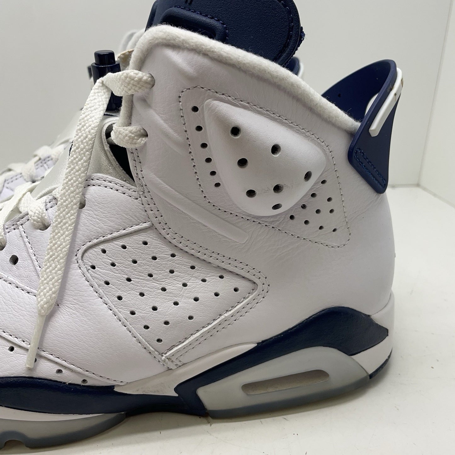 Size 9 - Jordan 6 Retro Midnight Navy9