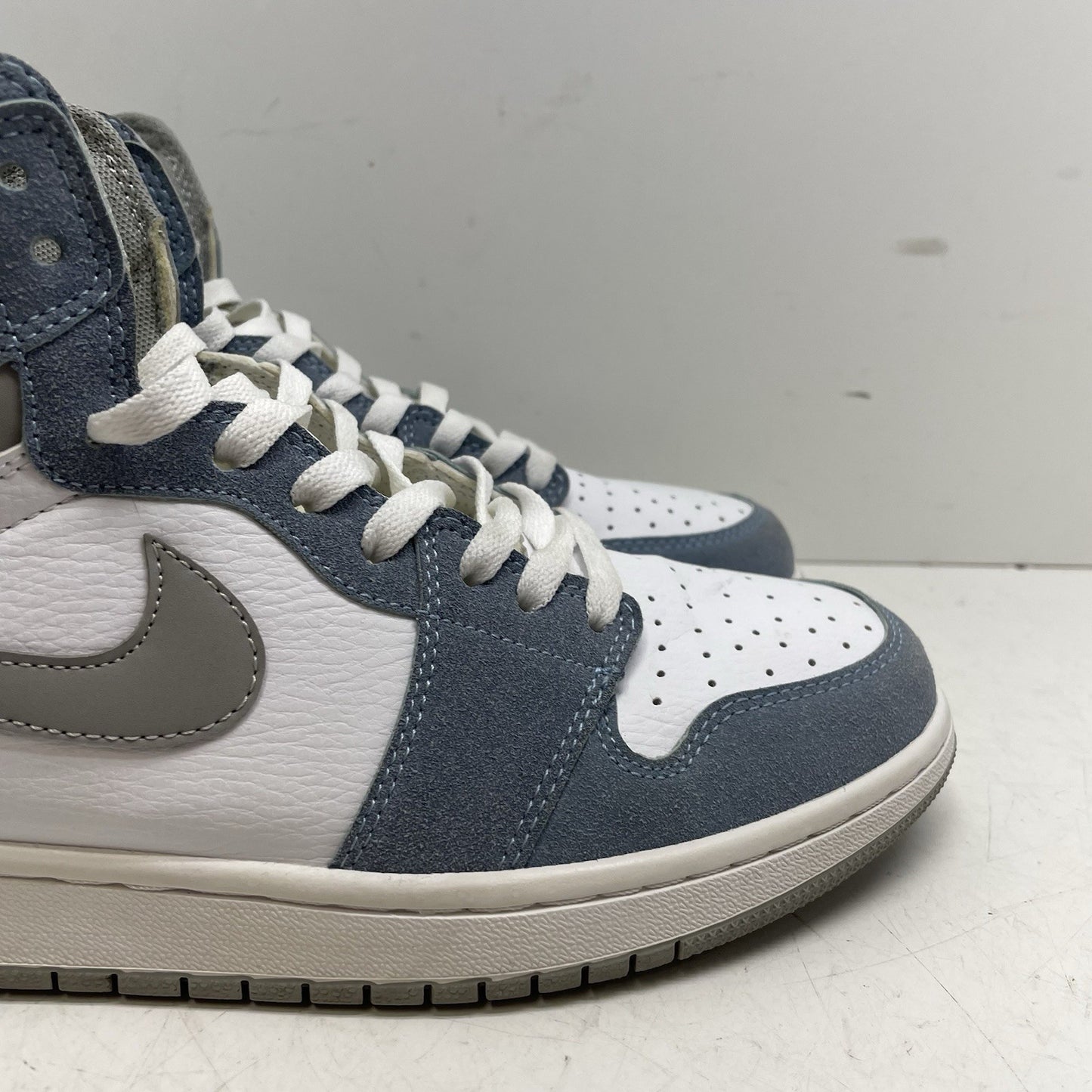 Size 12 - Jordan 1 Retro OG High Hyper Royal2