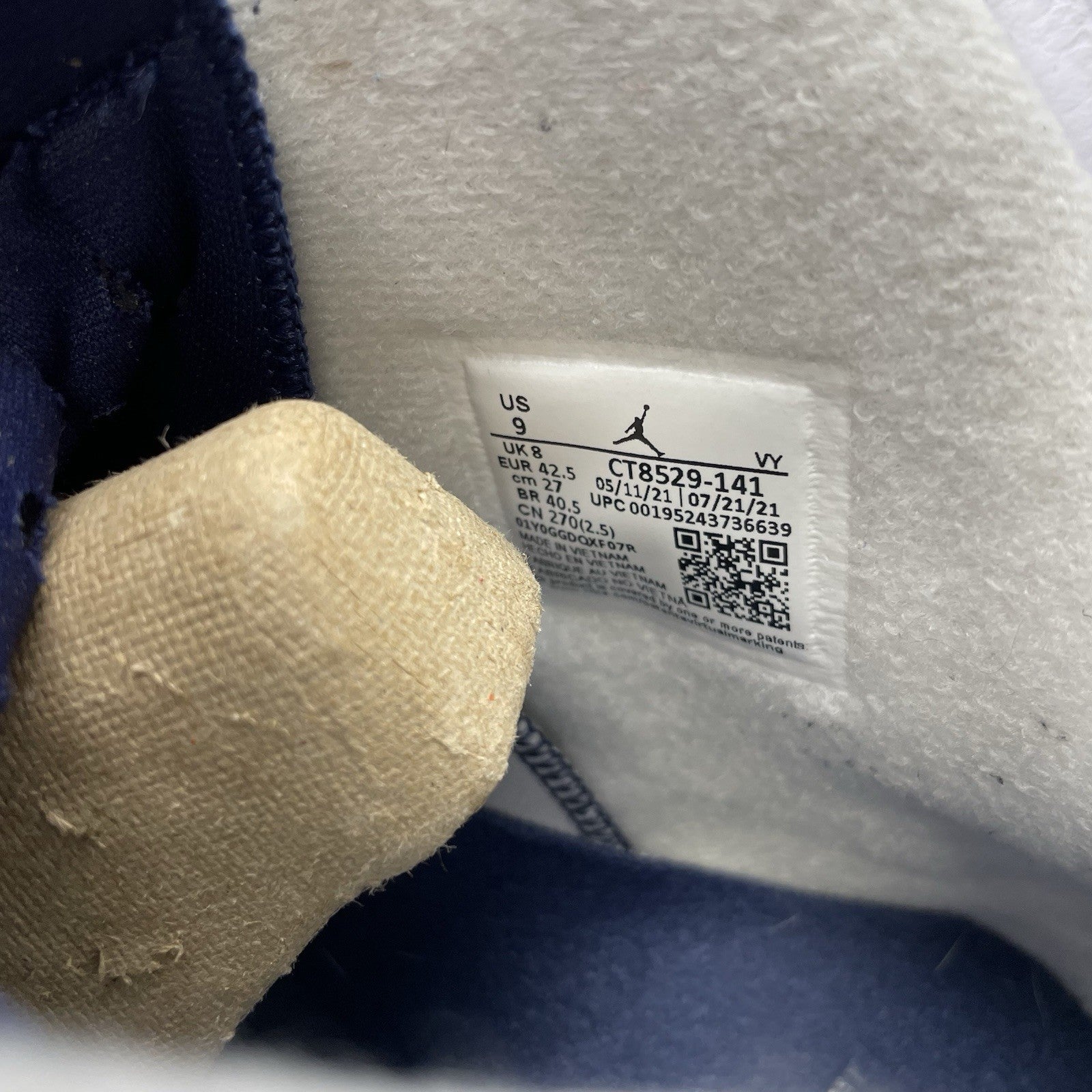 Size 9 - Jordan 6 Retro Midnight Navy12