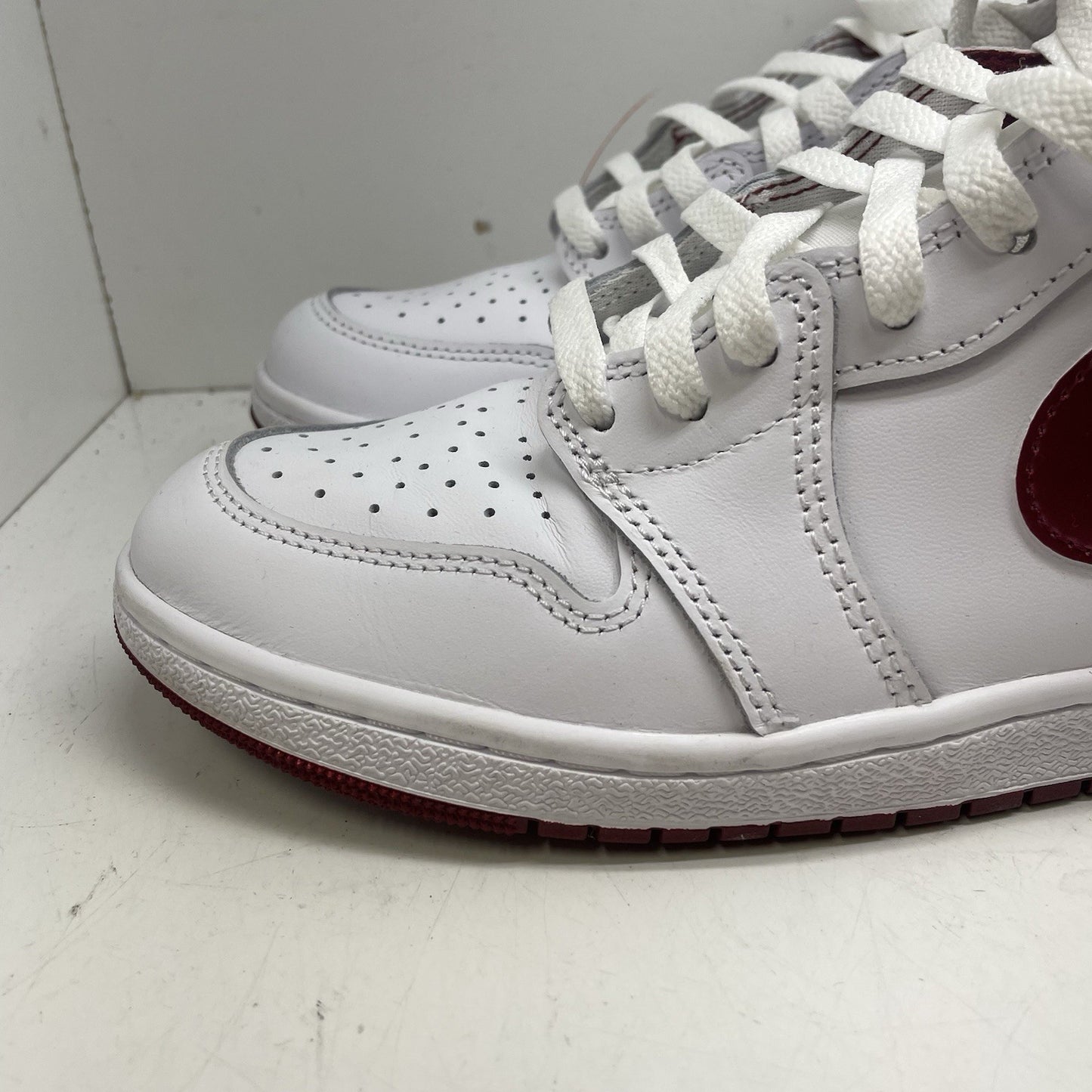 Size 9.5 - Air Jordan 1 Retro '85 OG High Metallic Burgundy7