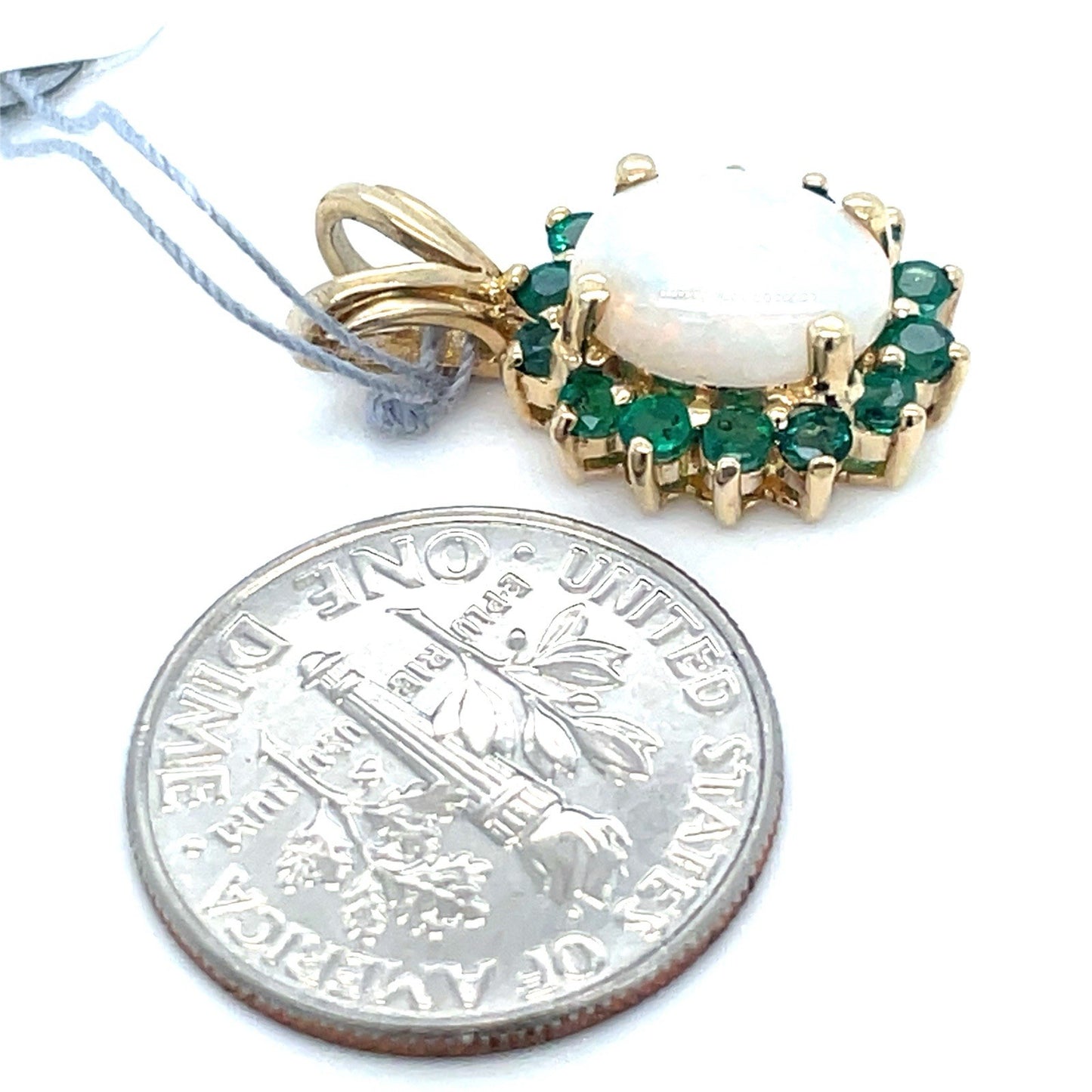 14k Yellow Gold Women’s Oval Opal Pendant 2.16g2