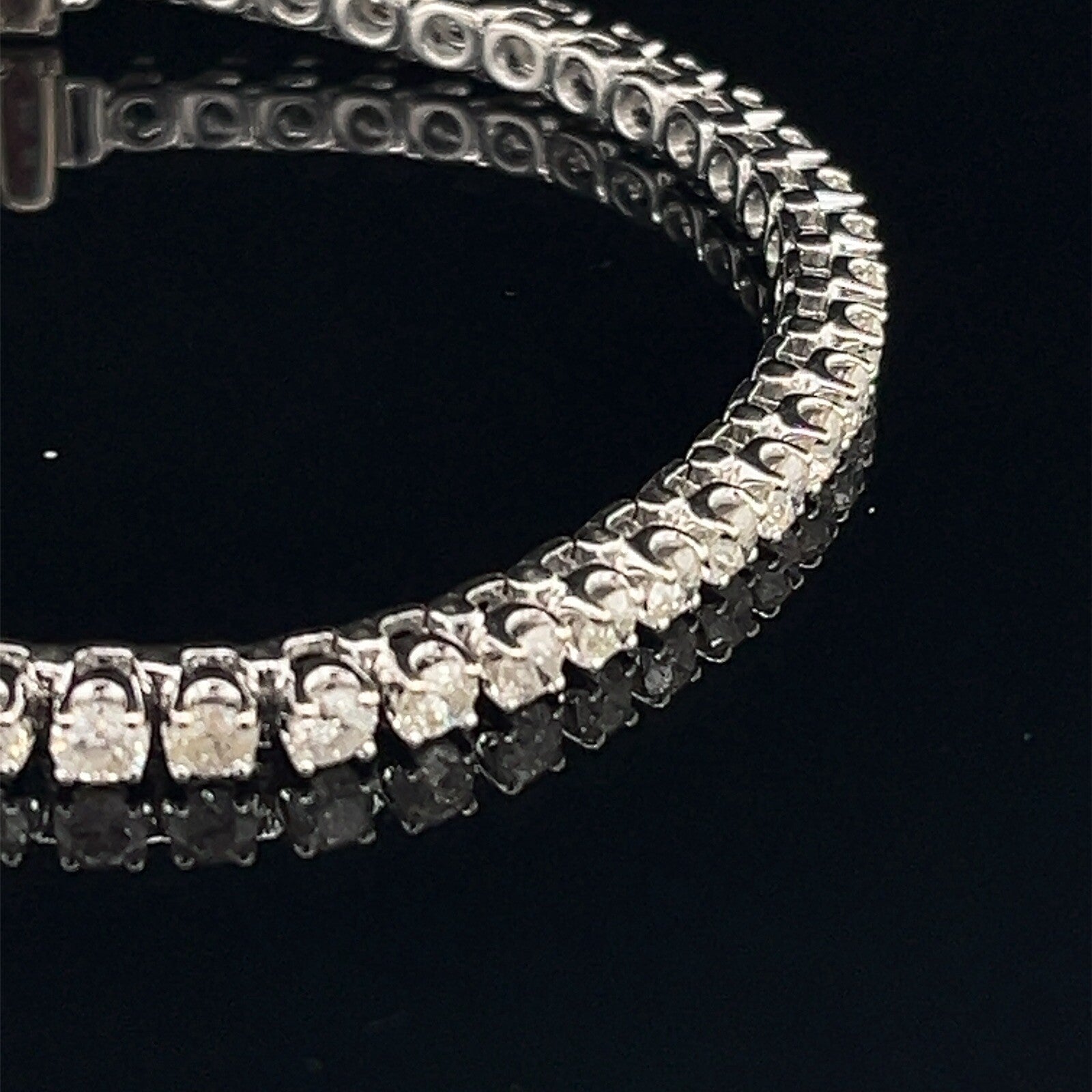 14 Karat white gold tennis bracelet 4.75 CTW round brilliant diamonds1