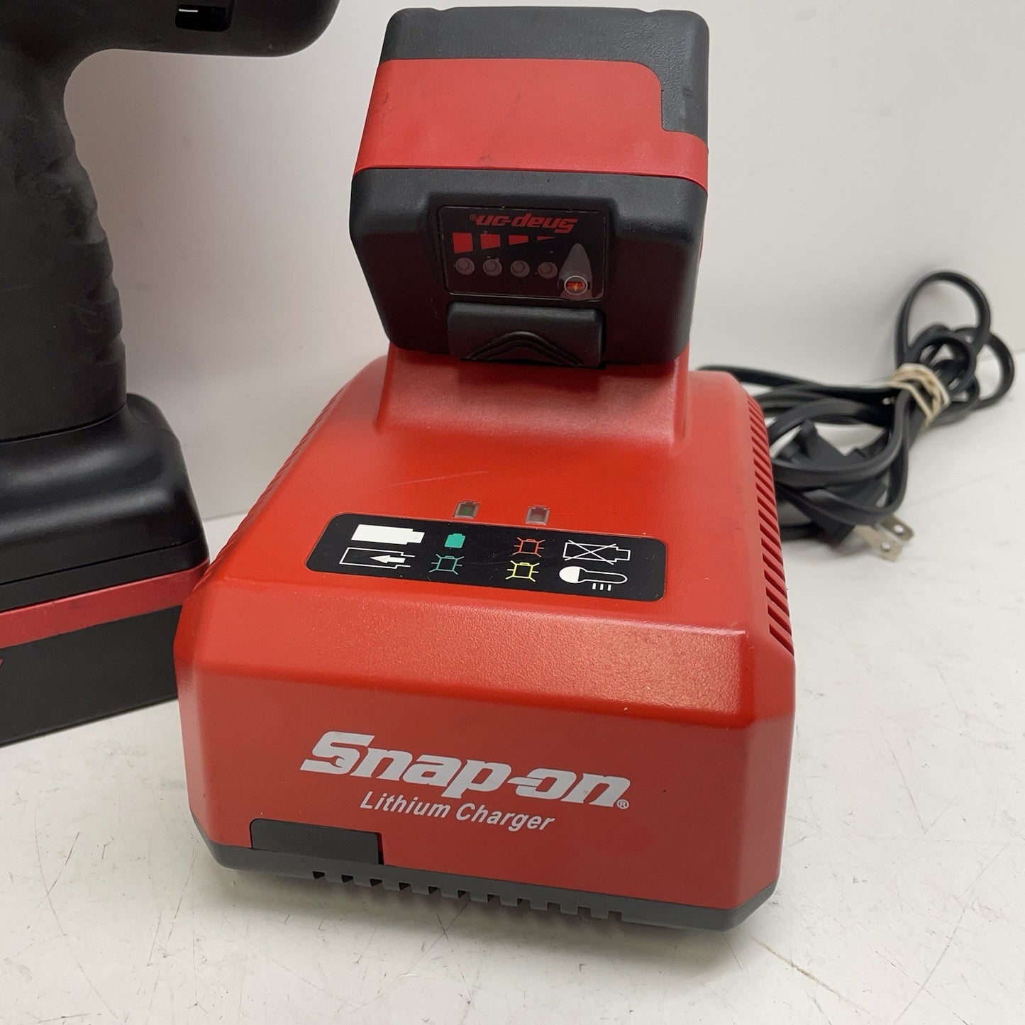 Snap-On CT8850BK 18v 1/2" Drive Impact Wrench-2 Batteries And Charger1