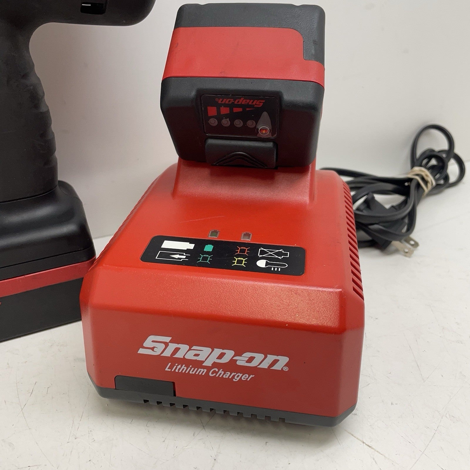 Snap-On CT8850BK 18v 1/2" Drive Impact Wrench-2 Batteries And Charger1